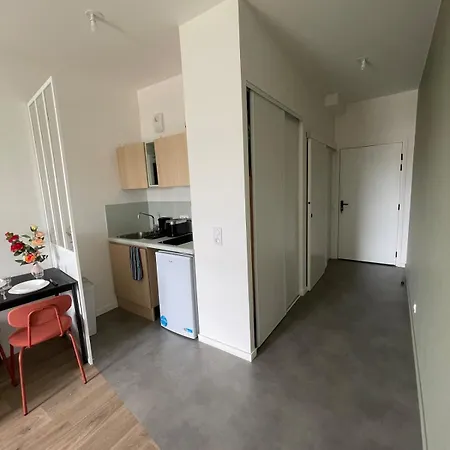 Bright And Peaceful With Extendable Bed Apartment *
