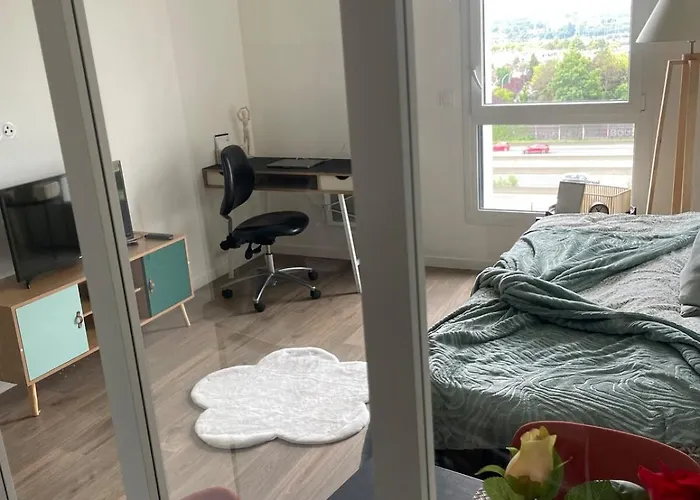 Bright And Peaceful With Extendable Bed Palaiseau