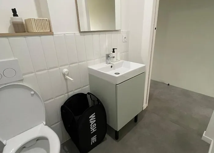 Bright And Peaceful With Extendable Bed